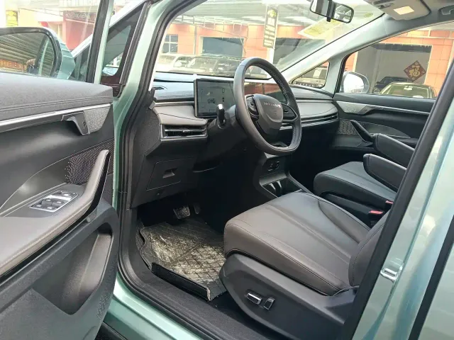 Maxus Dajia 7 — Фото автомобиля 11
