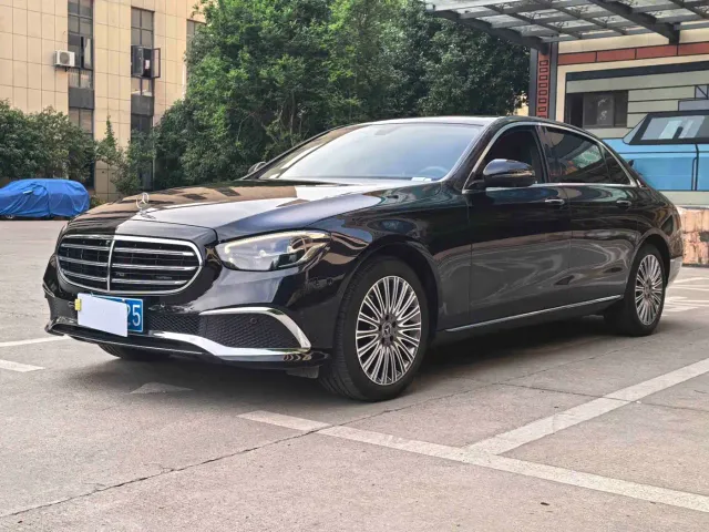 Фотография автомобиля — Mercedes-Benz E-Class