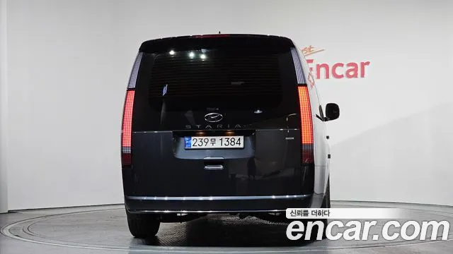 Hyundai Staria Staria 4WD Lounge 9 мест — Фото автомобиля 4