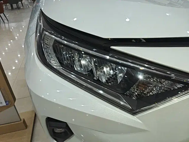 Toyota RAV4 — Фото автомобиля 10