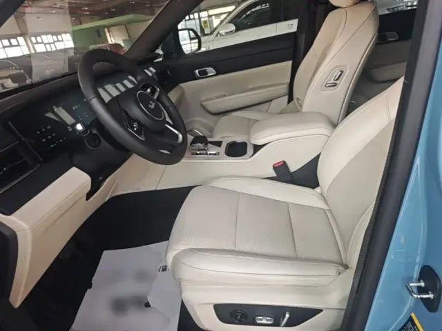Li Auto ONE — Фото автомобиля 14