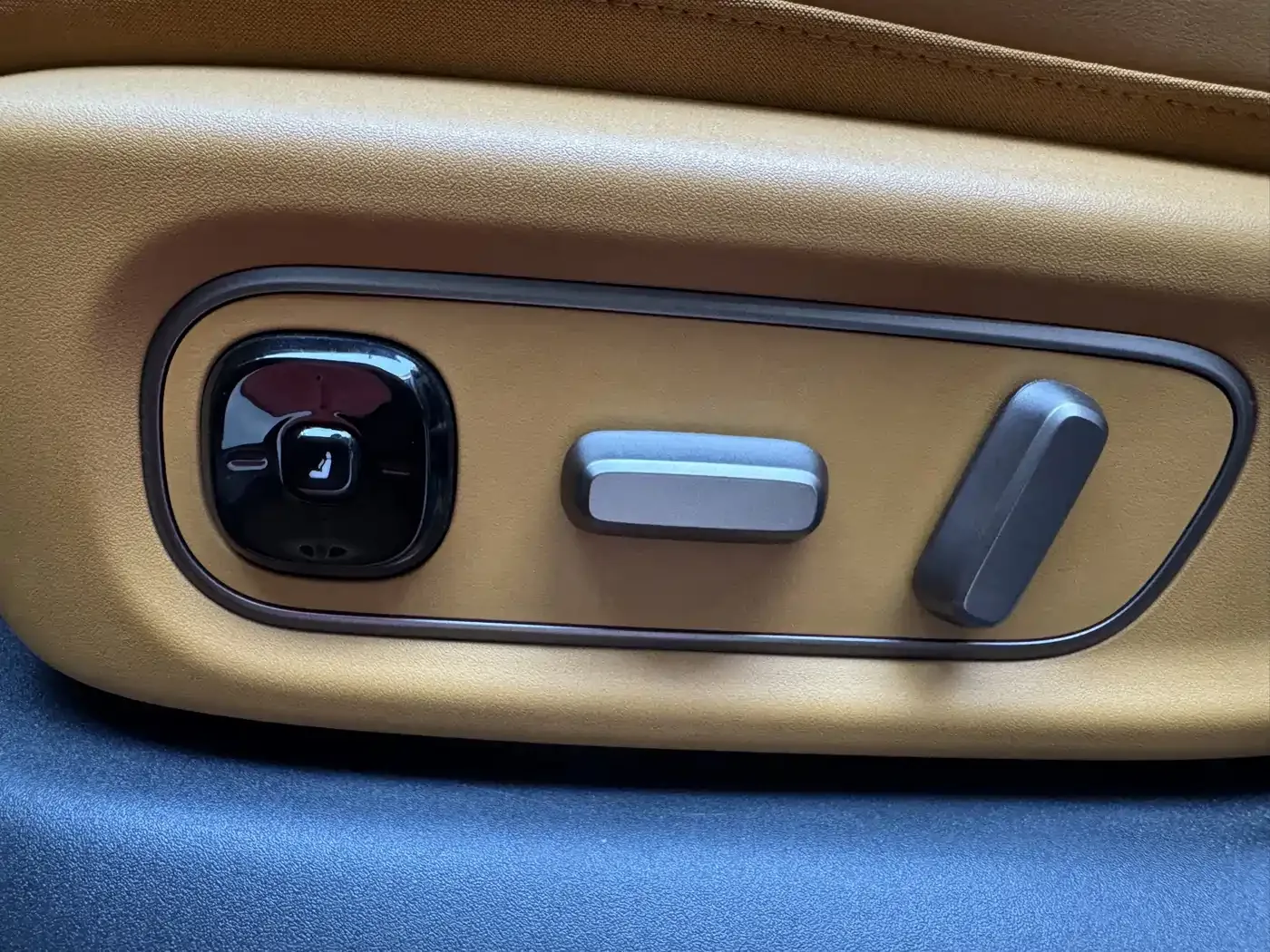 Li Auto Li Auto i6 2025 4WD Base Model — Фото автомобиля 17