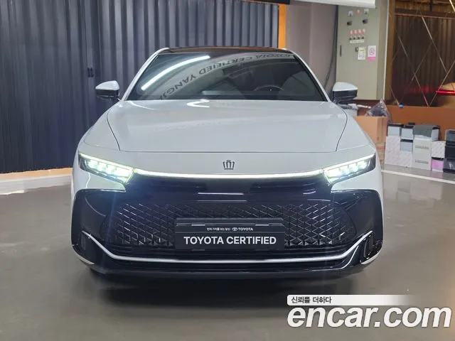 Toyota Crown — Фото автомобиля 3