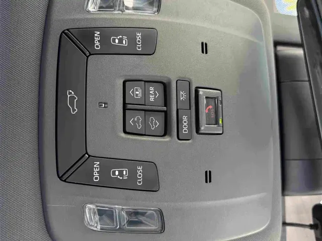 Toyota Sienna — Фото автомобиля 12