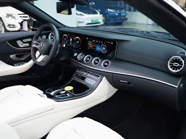 Mercedes-Benz E-Class — Фото автомобиля 19
