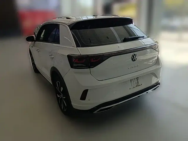 Volkswagen T-Roc — Фото автомобиля 6