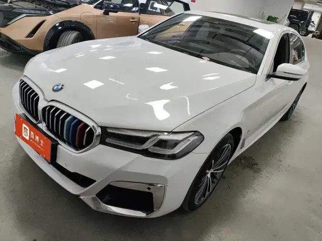 Фотография автомобиля — BMW 5 Series