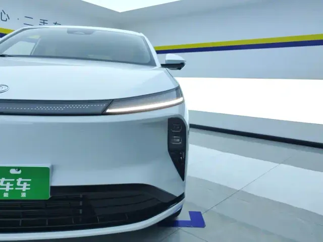 Dongfeng Aeolus L8 — Фото автомобиля 5