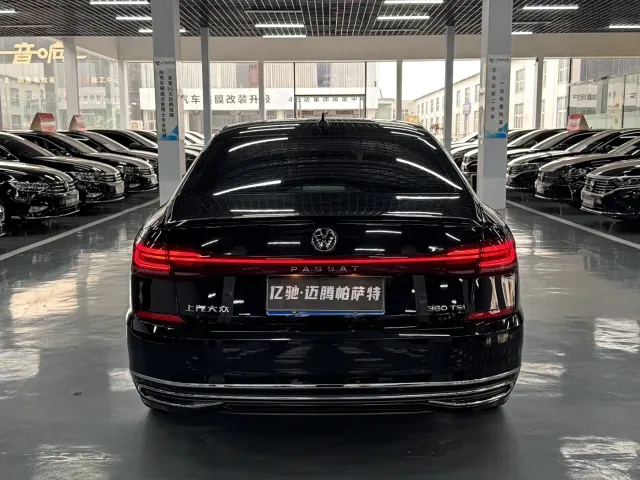 Volkswagen Passat — Фото автомобиля 6