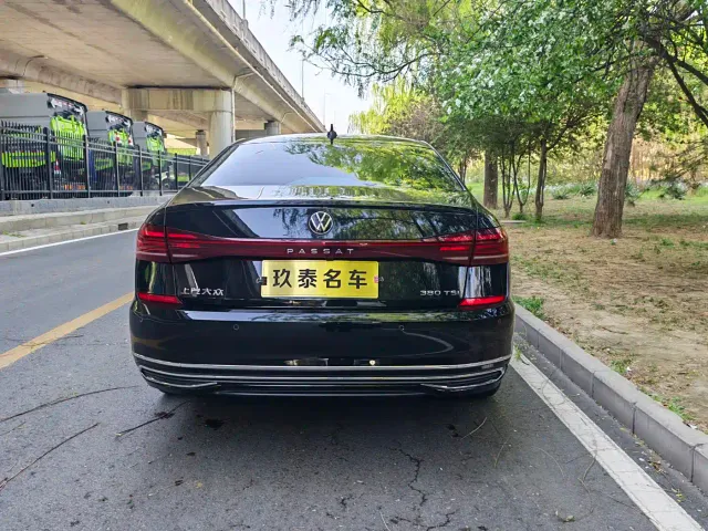 Volkswagen Passat — Фото автомобиля 8