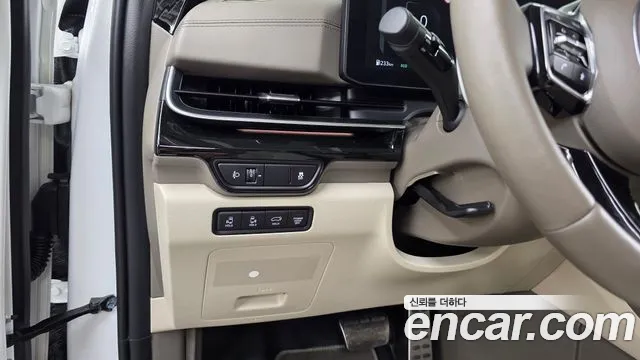 Kia Carnival Generation 4 — Фото автомобиля 22