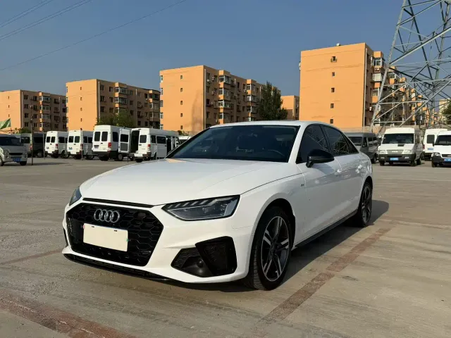 Фотография автомобиля — Audi A4L