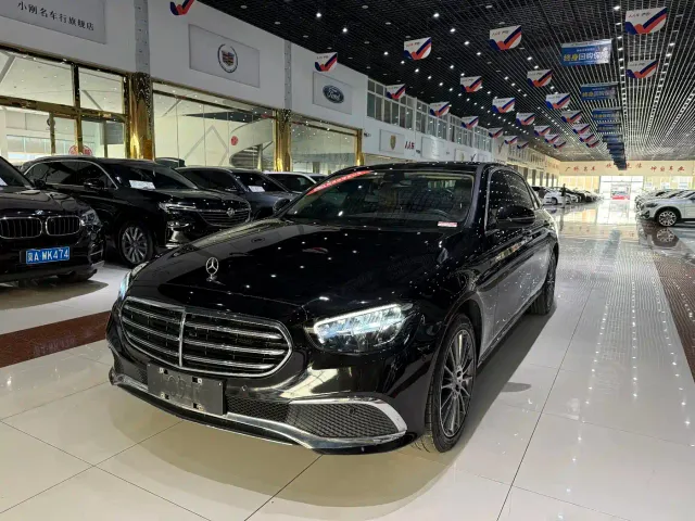 Mercedes-Benz E-Class — Фото автомобиля 2