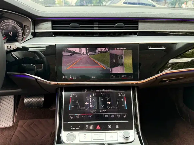 Audi A8 — Фото автомобиля 10