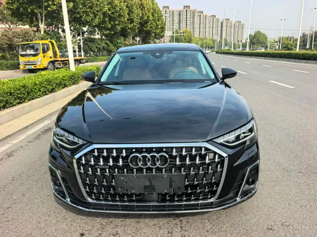 Audi A8 — Фото автомобиля 2