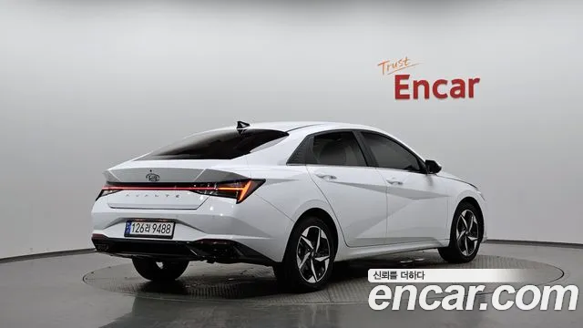 Hyundai Avante CN7 — Фото автомобиля 2