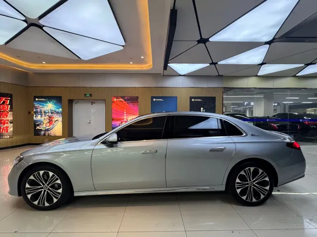 Mercedes-Benz E-Class — Фото автомобиля 8