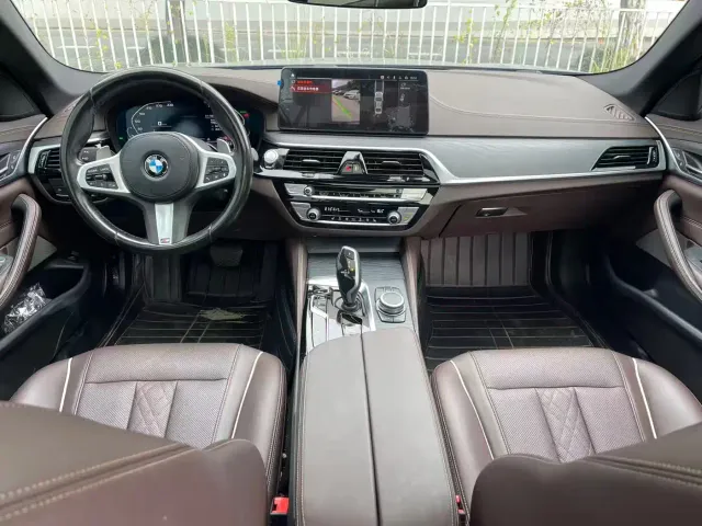 BMW 5 Series — Фото автомобиля 9