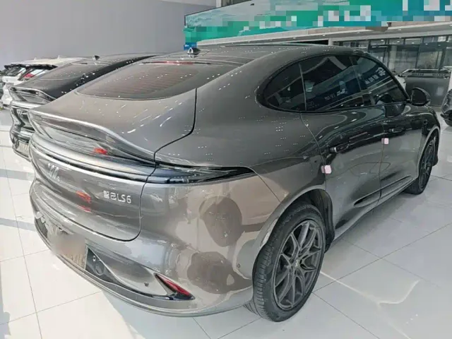 IM Motors LS6 — Фото автомобиля 6