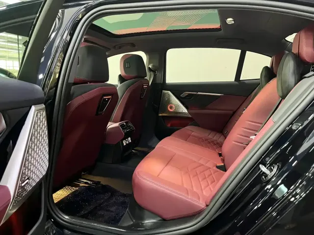 BMW 5 Series — Фото автомобиля 7