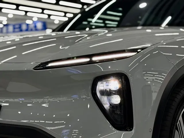Nio ES6 — Фото автомобиля 17