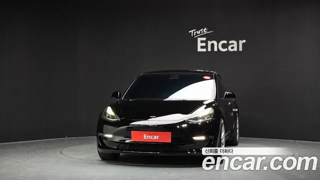 Tesla Model 3 — Фото автомобиля 2