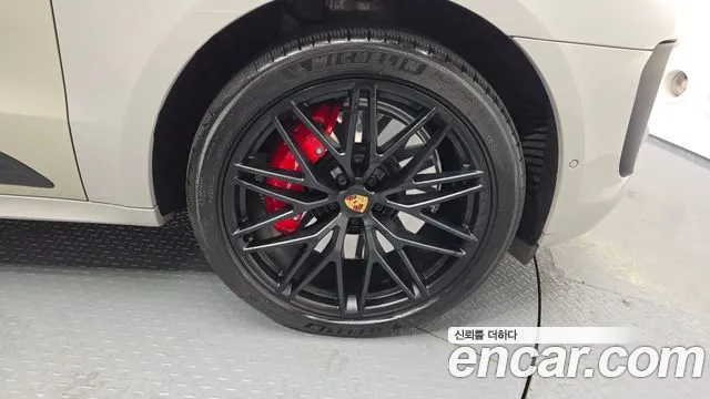 Porsche Macan — Фото автомобиля 21
