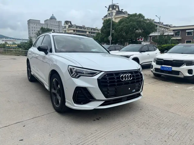 Audi Q3 — Фото автомобиля 3