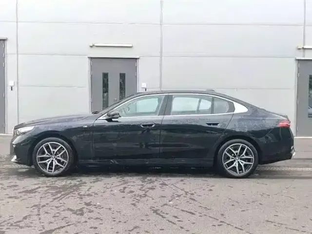 BMW i5 — Фото автомобиля 2