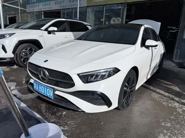 Фотография автомобиля — Mercedes-Benz A-Class