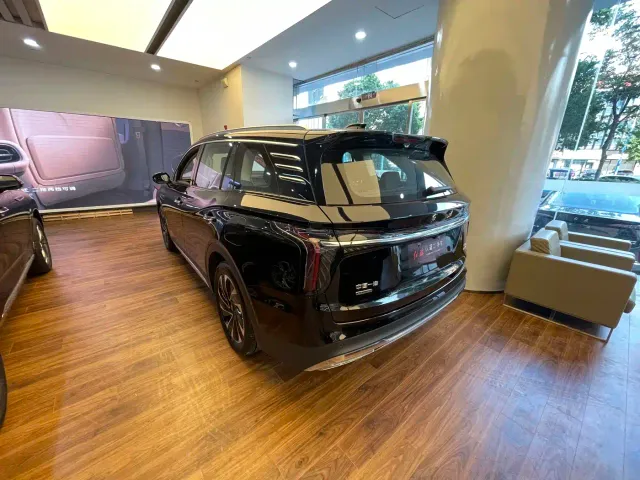 Hongqi HS7 PHEV — Фото автомобиля 13