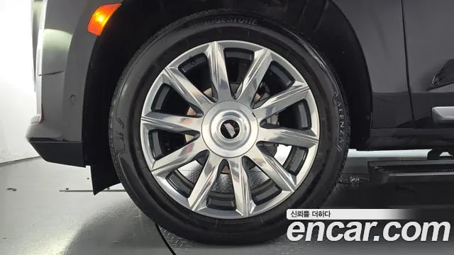 Cadillac Escalade — Фото автомобиля 5