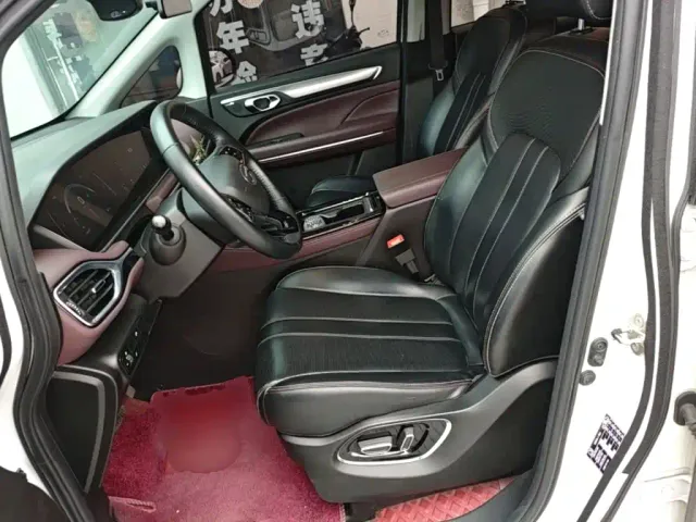 GAC Trumpchi M6 — Фото автомобиля 14