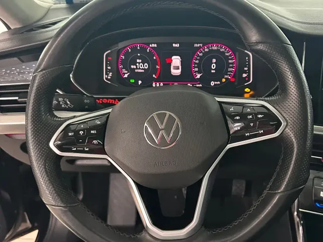 Volkswagen Passat — Фото автомобиля 12