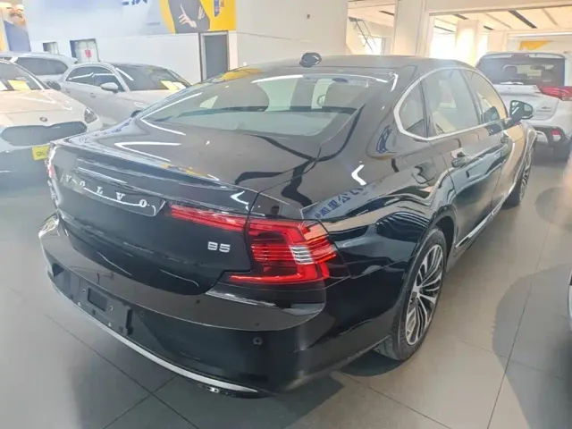 Volvo S90 — Фото автомобиля 6