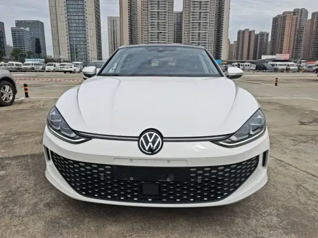 Volkswagen Lamando — Фото автомобиля 2