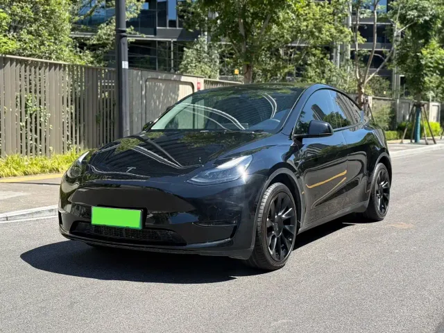 Фотография автомобиля — Tesla Model Y