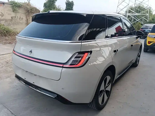 Baojun Cloud — Фото автомобиля 6