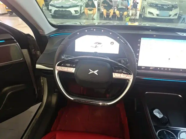 Xpeng P7 — Фото автомобиля 10