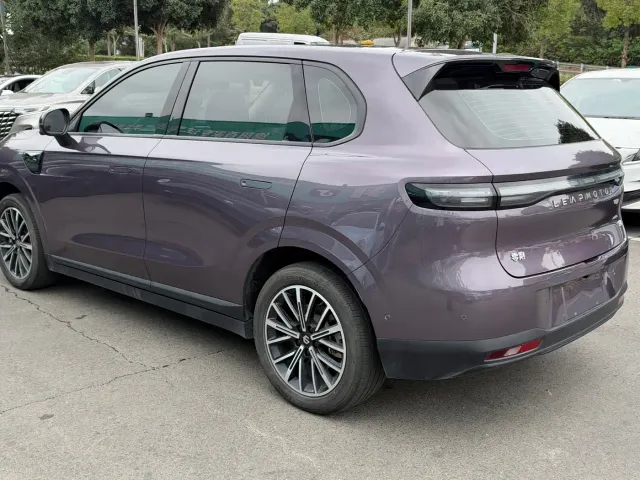 Leapmotor B10 — Фото автомобиля 8