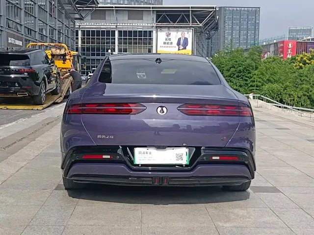 Denza Z9 — Фото автомобиля 7