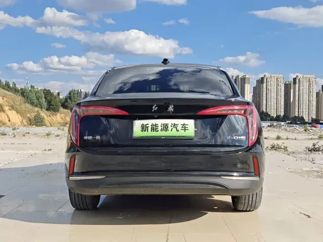 Hongqi E-QM5 — Фото автомобиля 9