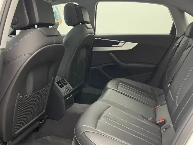 Audi Audi A4L 2022 40 TFSI Luxury Dynamic — Фото автомобиля 21