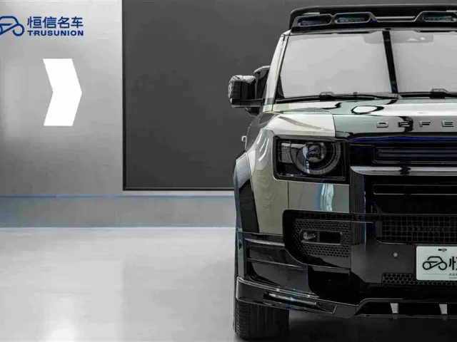 Land Rover Defender — Фото автомобиля 8