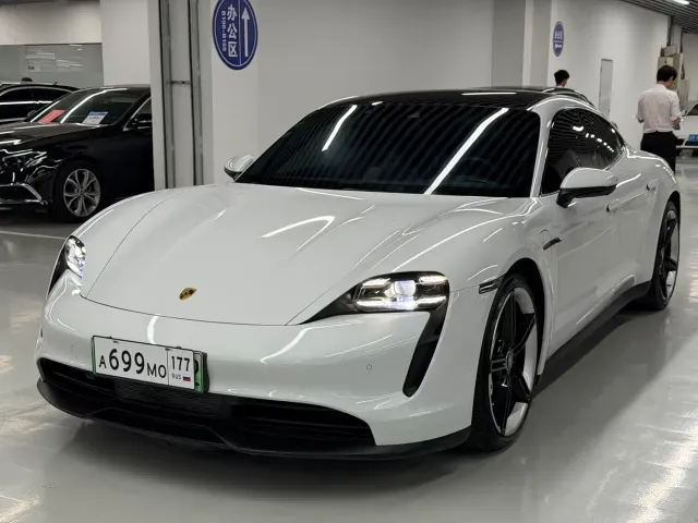 Фотография автомобиля — Porsche Taycan