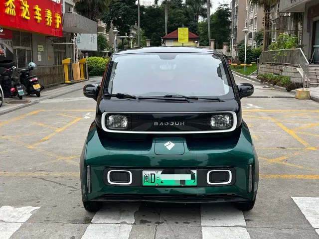 Baojun KiWi EV — Фото автомобиля 2