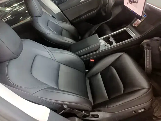Tesla Model Y — Фото автомобиля 24