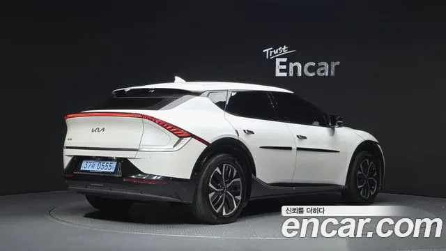 Kia EV6 — Фото автомобиля 2