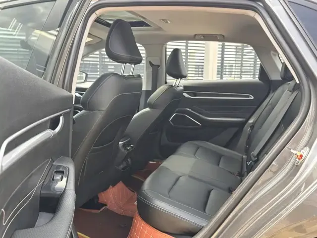 Geely Emgrand — Фото автомобиля 16