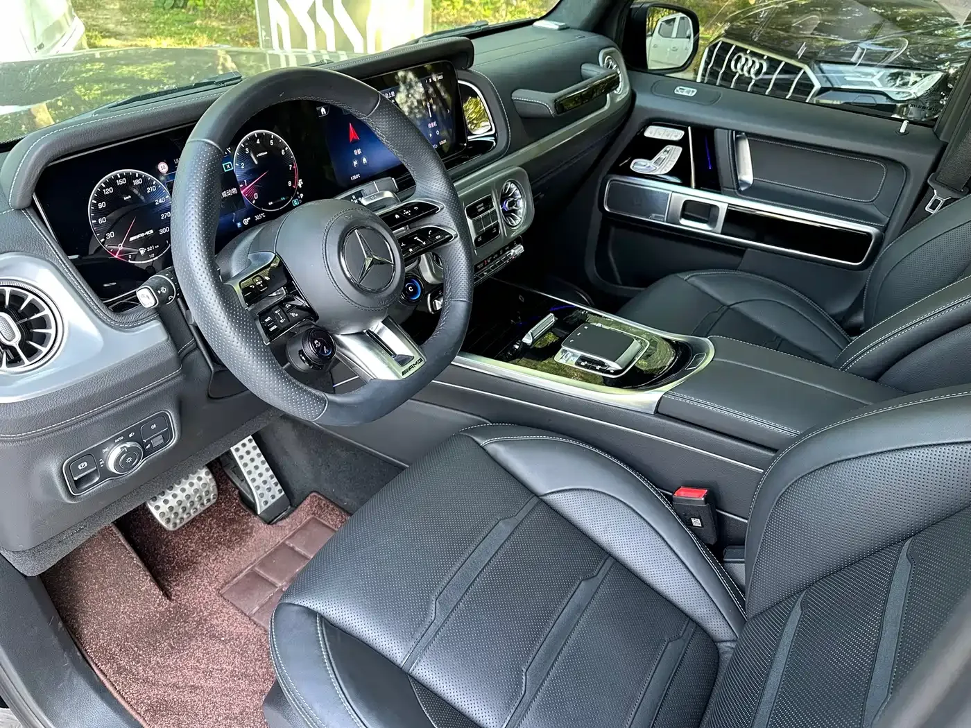 Mercedes-Benz Mercedes-Benz G-Class AMG 2025 AMG G 63 — Фото автомобиля 8